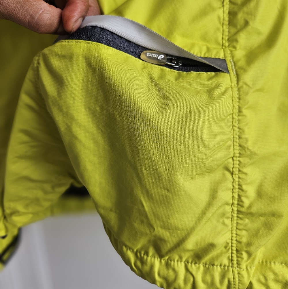 ASICS Women's 2-n-1 Jacket - Picture 14 of 16